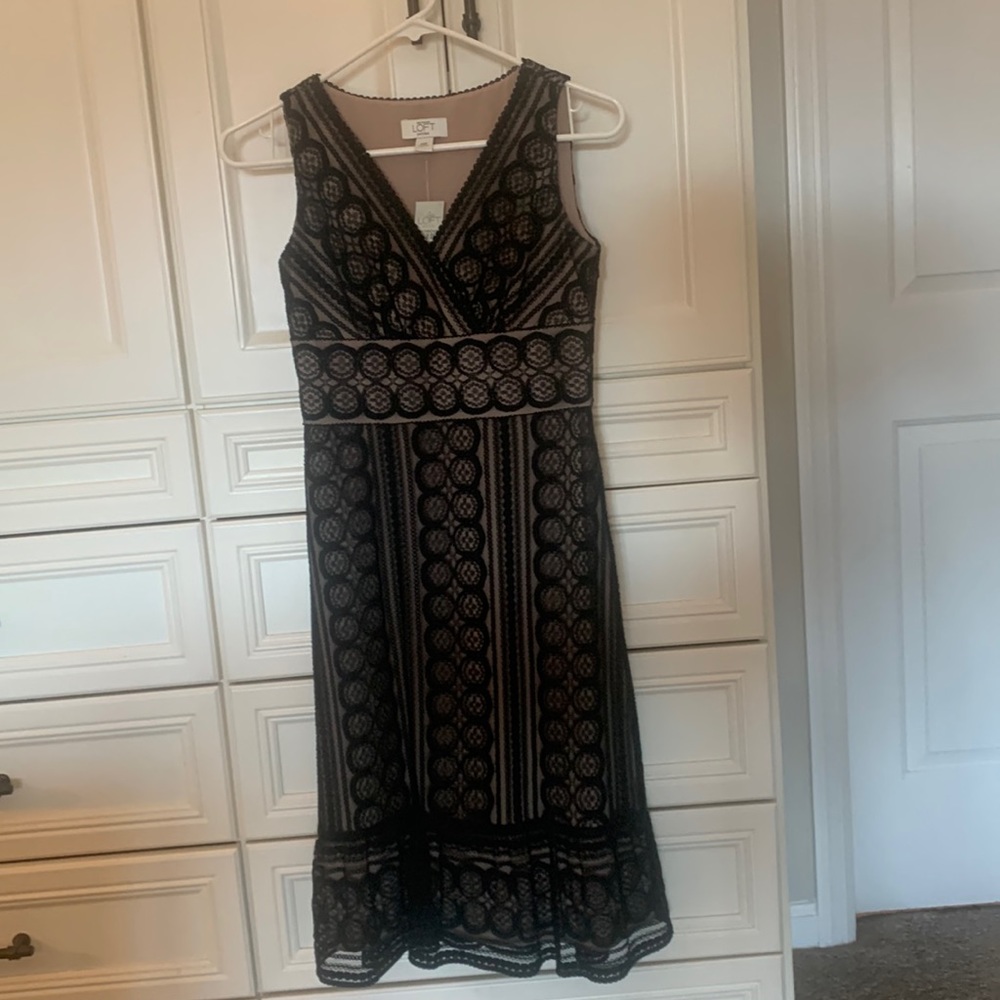 Ann Taylor lace little black dress in 00petite